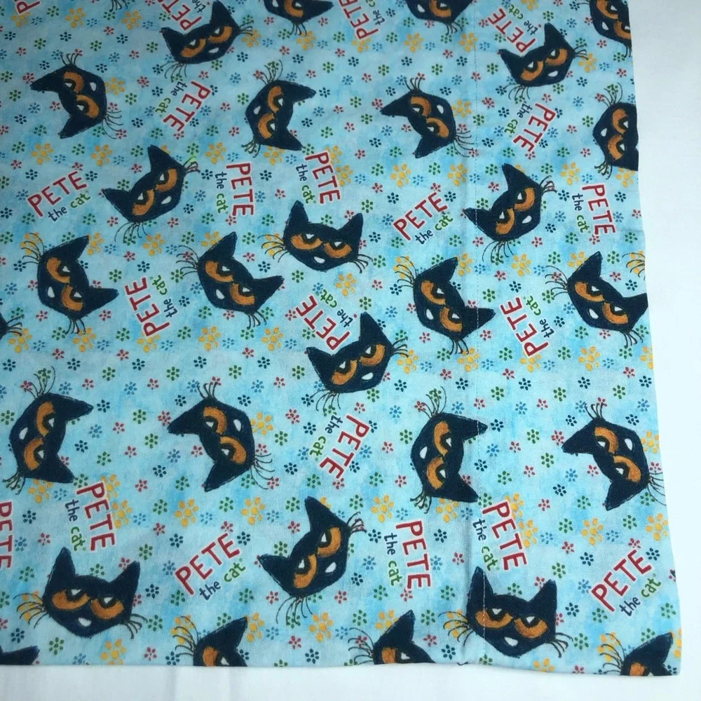 Set Of 2 Hand Made Cotton Multicolor Pet The Cat Standard Pillowcases